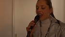 010614 Brigitte Klammer singt 