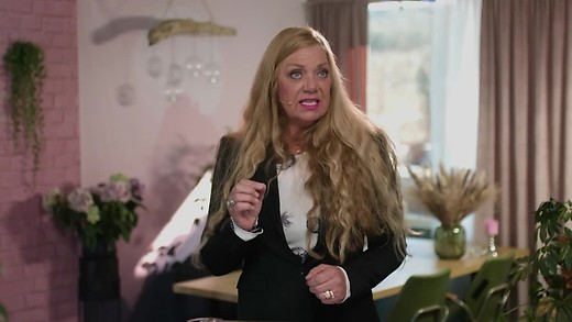 Jesus er nok S01E05 Med Annie Schaug