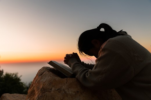 Should We Pray For / To The Dead?